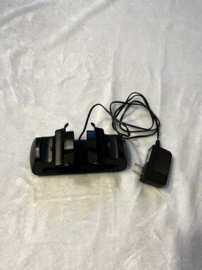 XBOX ONE Insignia Dual Charging Controller Stand